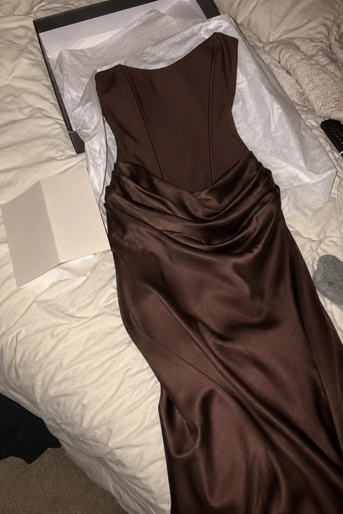 Vespera — La Robe En Satin à Lacets Corset — photo d'un client 1